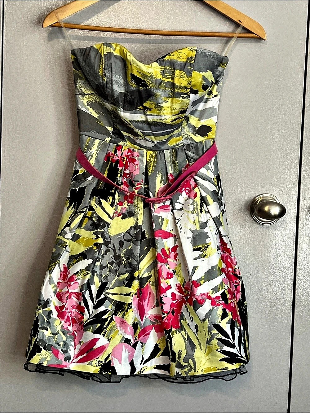 Speechless Floral Formal Dress
Gray & Pink Like New
Juniors Size 5